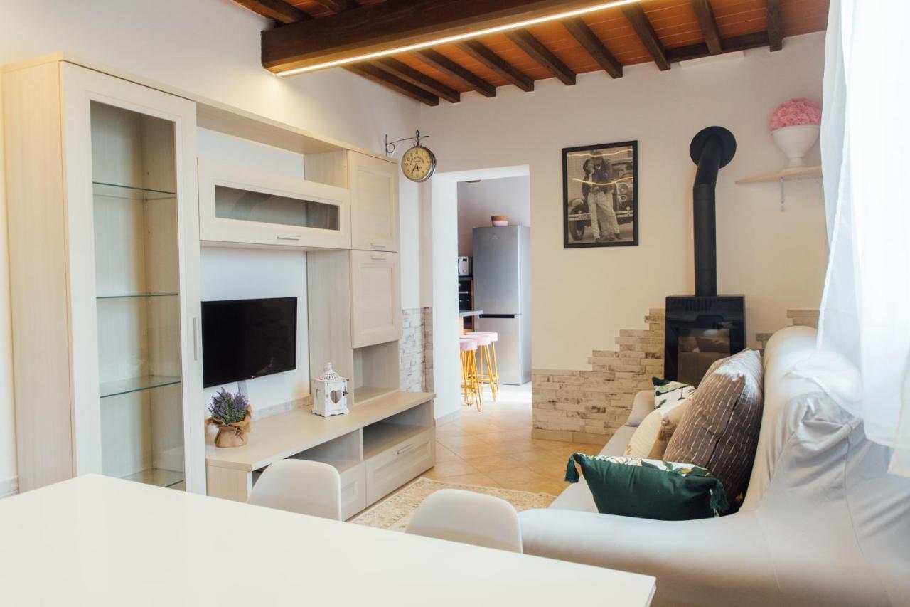 Country Chic Pistoia-Casa In Campagna Giardino, Parking Extérieur photo
